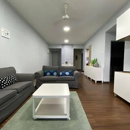 Family Friendly Multiple Parking 3Bedroom Apartment Seri Kembangan Exterior photo