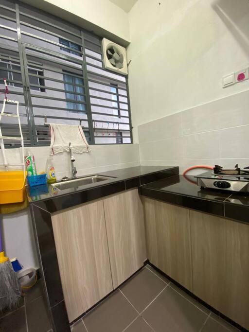 Family Friendly Multiple Parking 3bedroom *